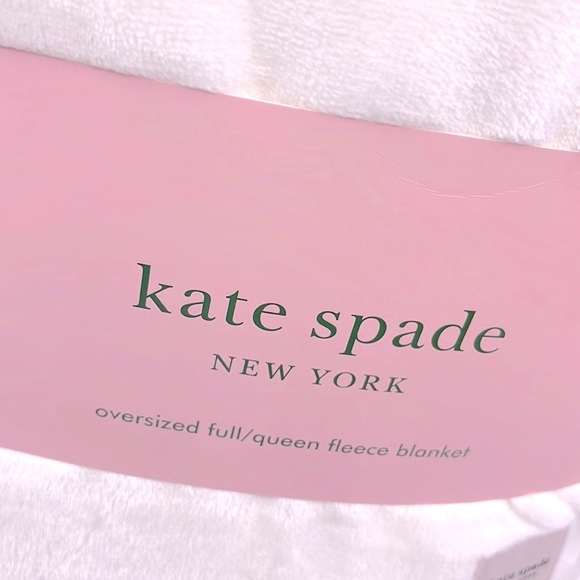 kate spade Bedding Kate Spade Oversized Full Queen Fleece Blanket